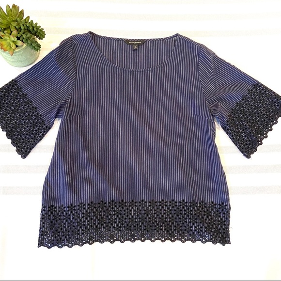 Banana Republic | Navy Eyelet Crop Tapestry Top S - Picture 4 of 5